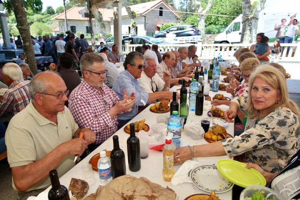 La XVIII edición de la fiesta gastronómica coincide con la celebración del Concurso-Exposición de Espantallos na Ruta do Río Barbeira.