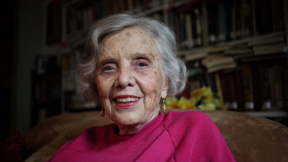 Elena Poniatowska vol saber què dimonis és la seva família