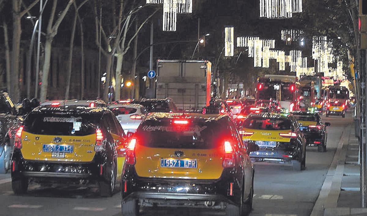 BCN estudia limitar el cotxe al centre per les festes de Nadal