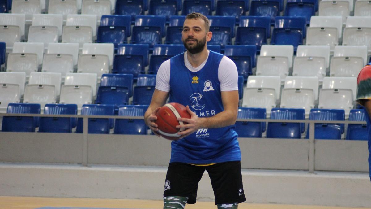 Marinov, durante un entrenamiento en el Palau.