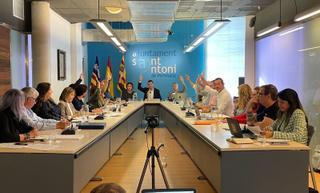 Sant Antoni defiende la legalización de las naves industriales