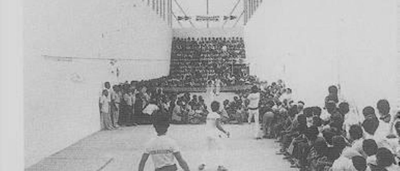 Año 1983, inauguración del trinquet de Galotxa de Alfarp.