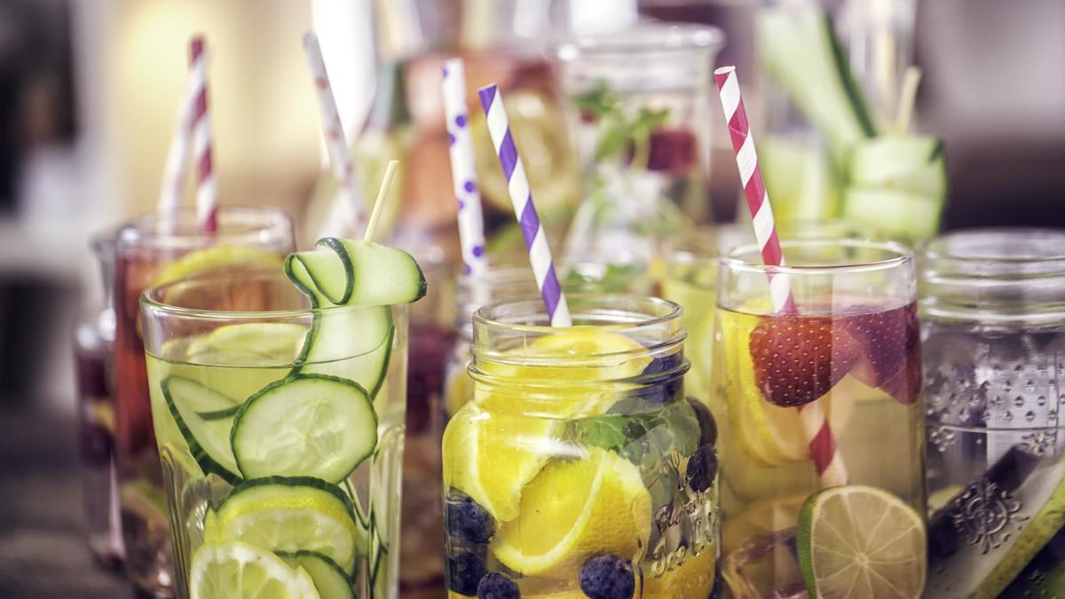Tres infusiones frías y saludables para estar hidratadas en verano