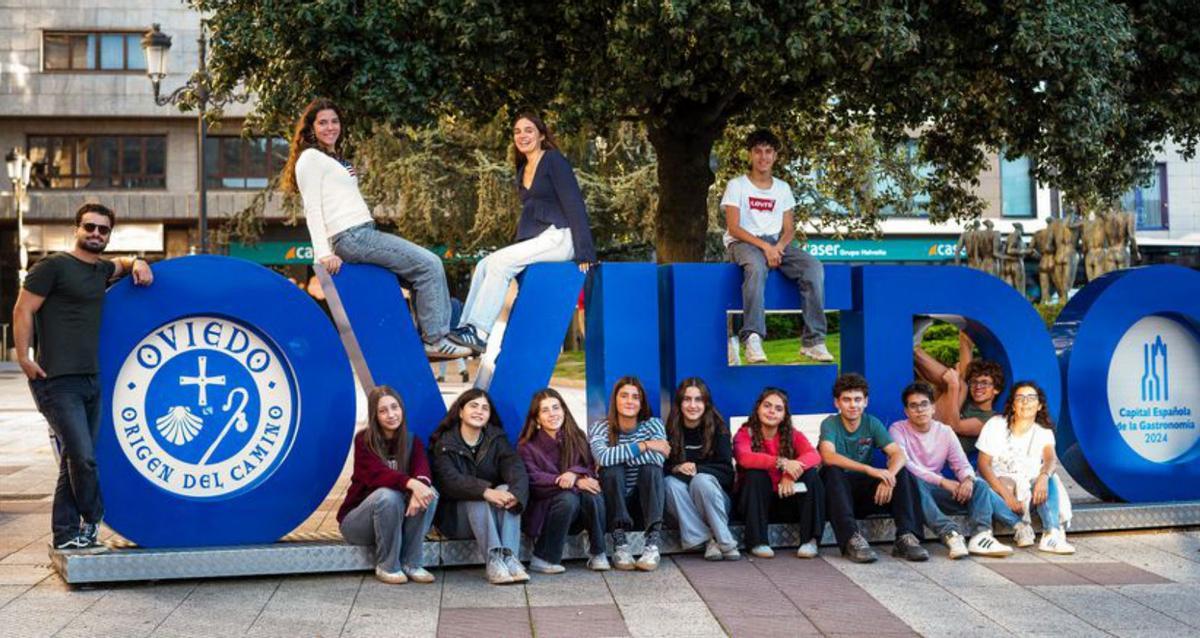 Palacio de Granda recibe a los alumnos del Colegio Monte Maior de Lisboa en un enriquecedor intercambio cultural