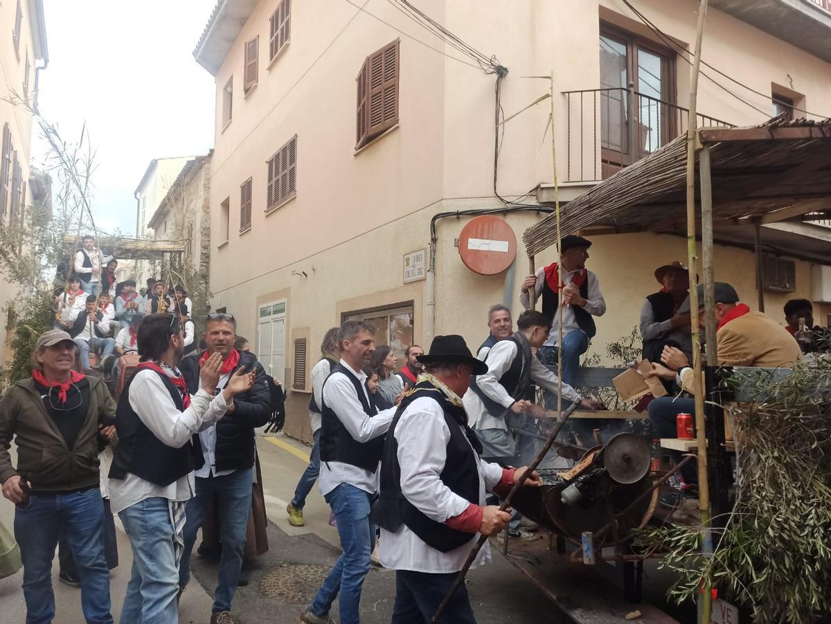 Un momento de la 'Calvacada' en Artà.