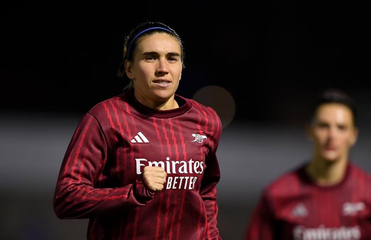Mariona Caldentey, en el calentamiento antes de que empezara el Arsenal-Twente.