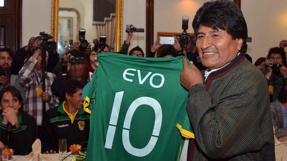 Evo Morales pide a su selección representar a Bolívia con dignidad