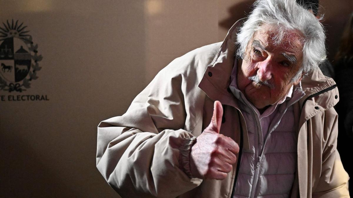 Jose Mujica en Montevideo en junio de 2024 con su particular estilo austero.