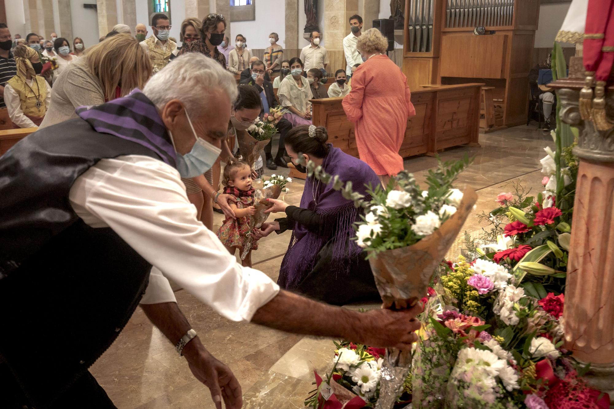 El Centro Aragonés de Mallorca celebra el Día del Pilar con una misa y una ofrenda de flores