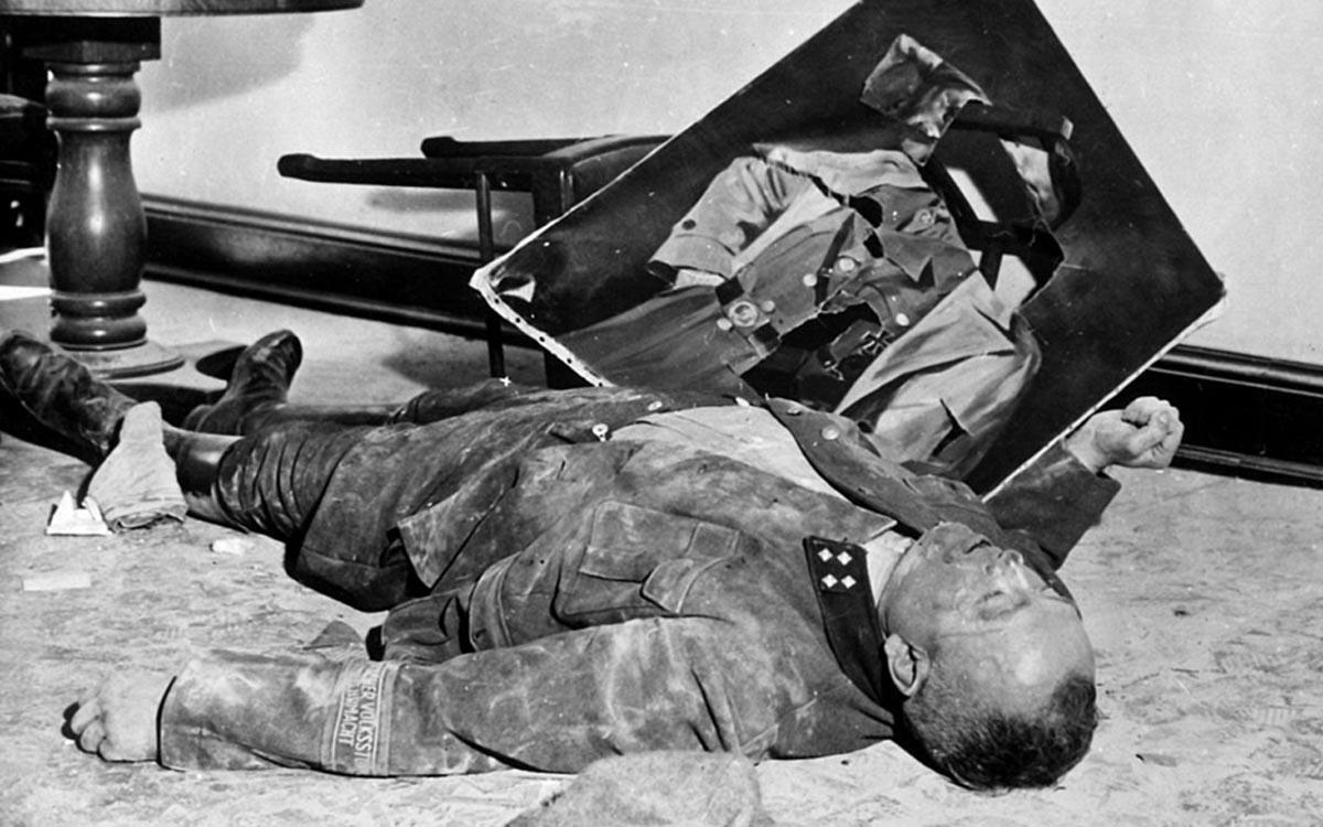Els suïcidis en massa del nazisme en les raneres del Tercer Reich