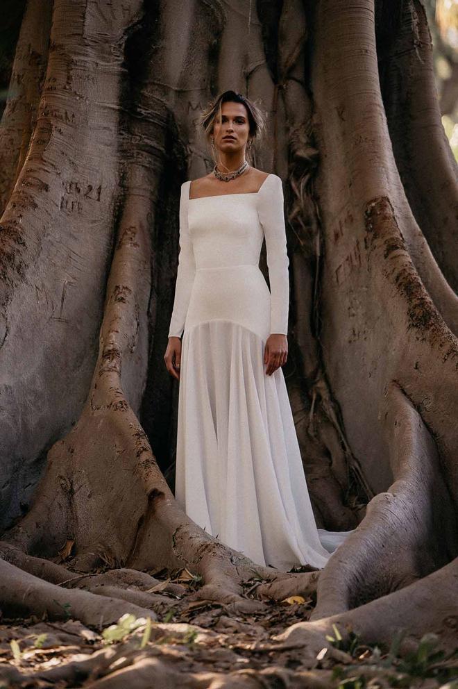 Vestido de novia de la colección 'Down' de Luis Infantes, con escote cuadrado