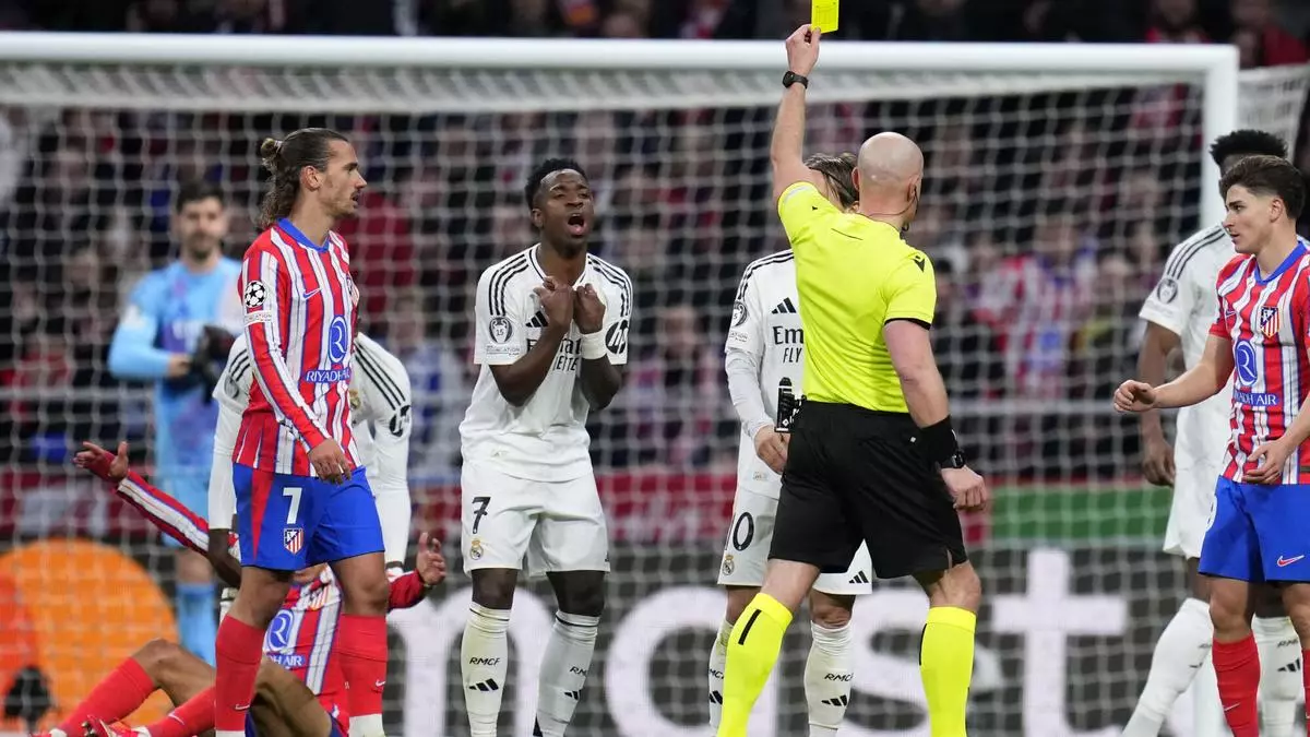 Desaparece para la UEFA el 芍rbitro VAR del penalti de Juli芍n