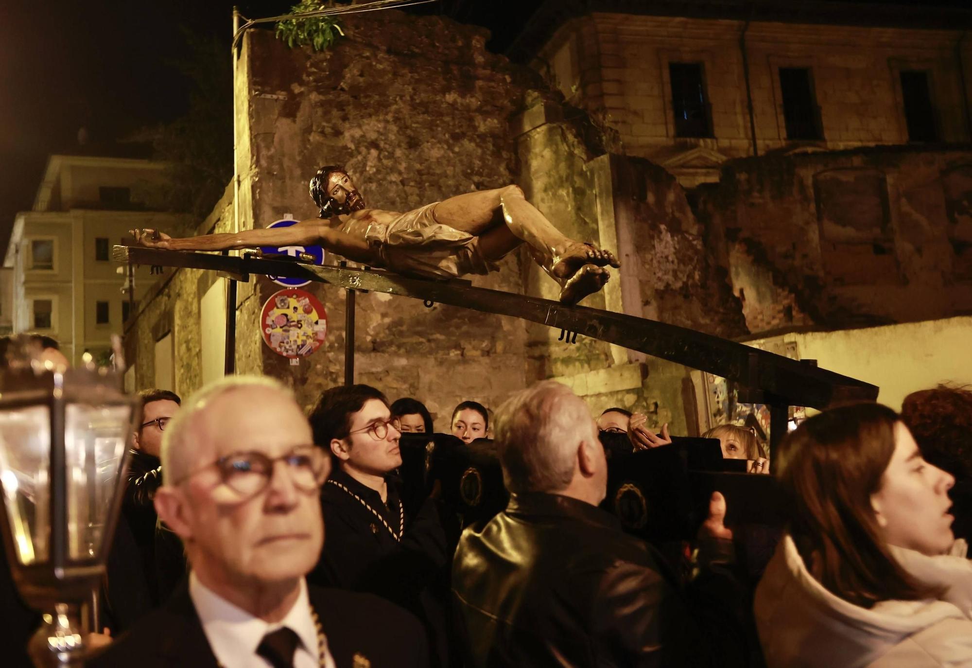 EN IMÁGENES: Vía Crucis de la Junta de Hermandades y Cofradías de Oviedo
