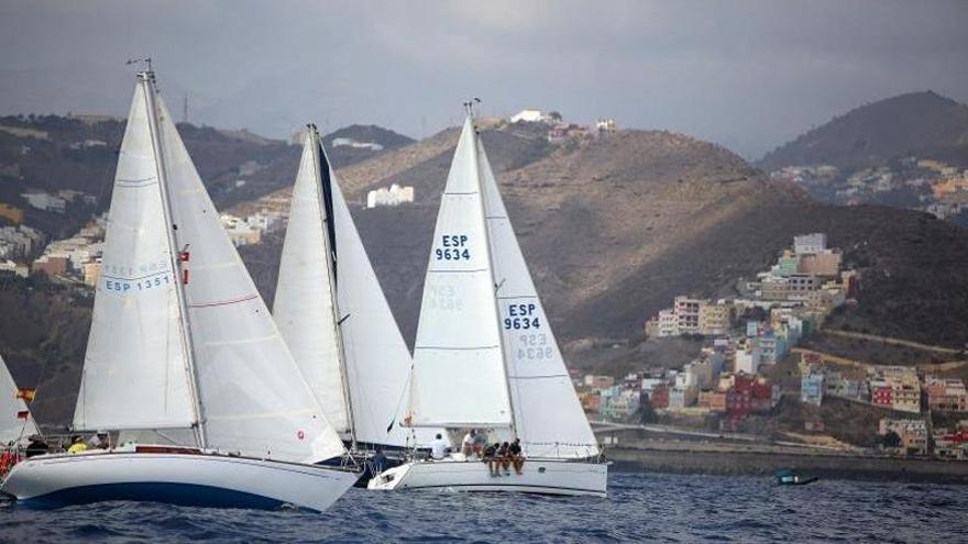 Imagen de la última regata de cruceros celebrada en la bahía de Las Palmas de Gran Canaria