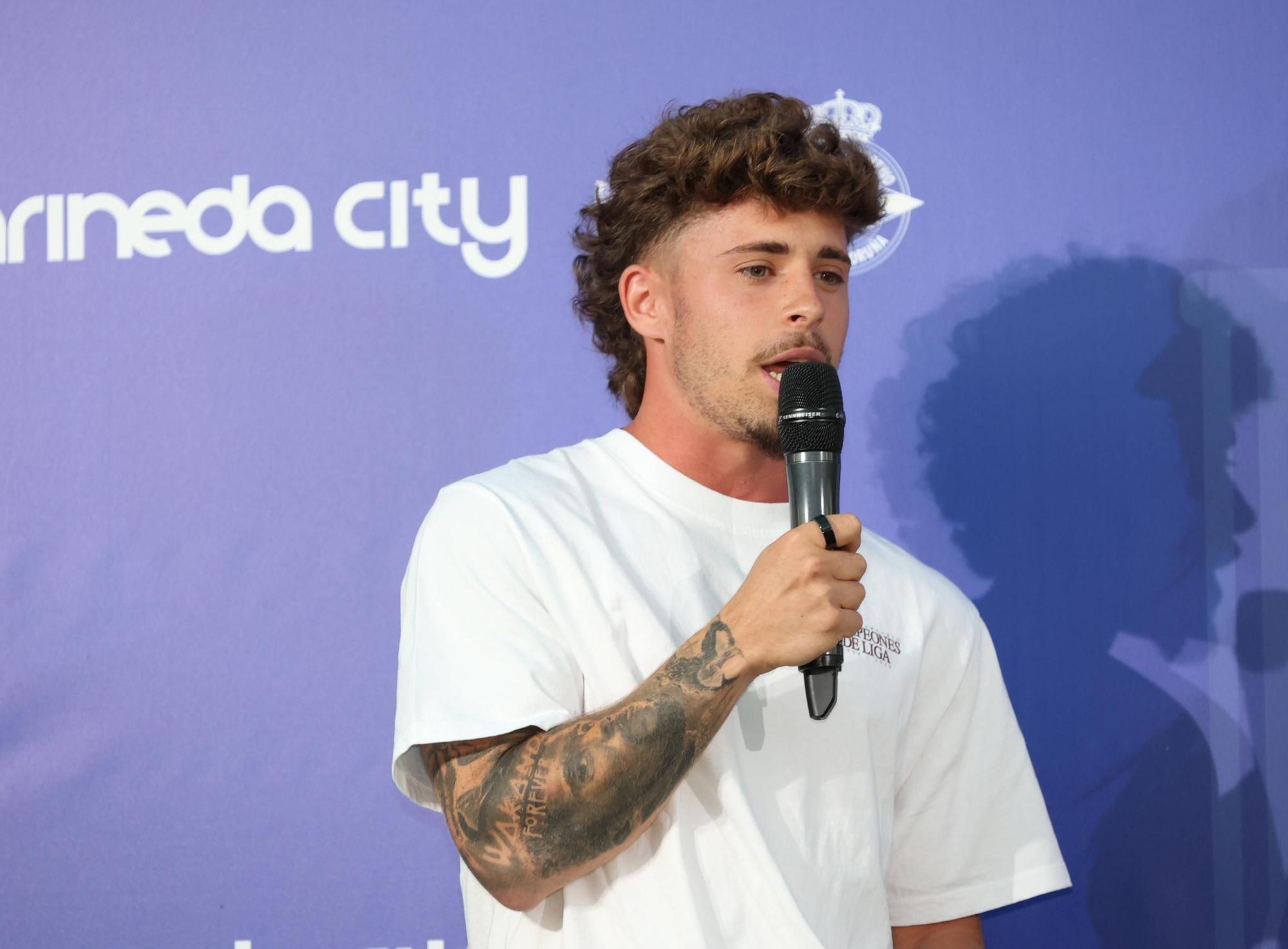 El Deportivo presenta en Marineda City sus equipaciones para la temporada 2025-2026