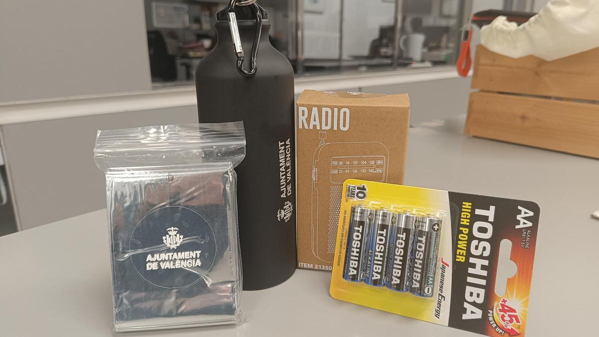 Kit de supervivencia del Ayuntamiento de València.