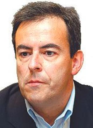 Óscar R. Buznegro