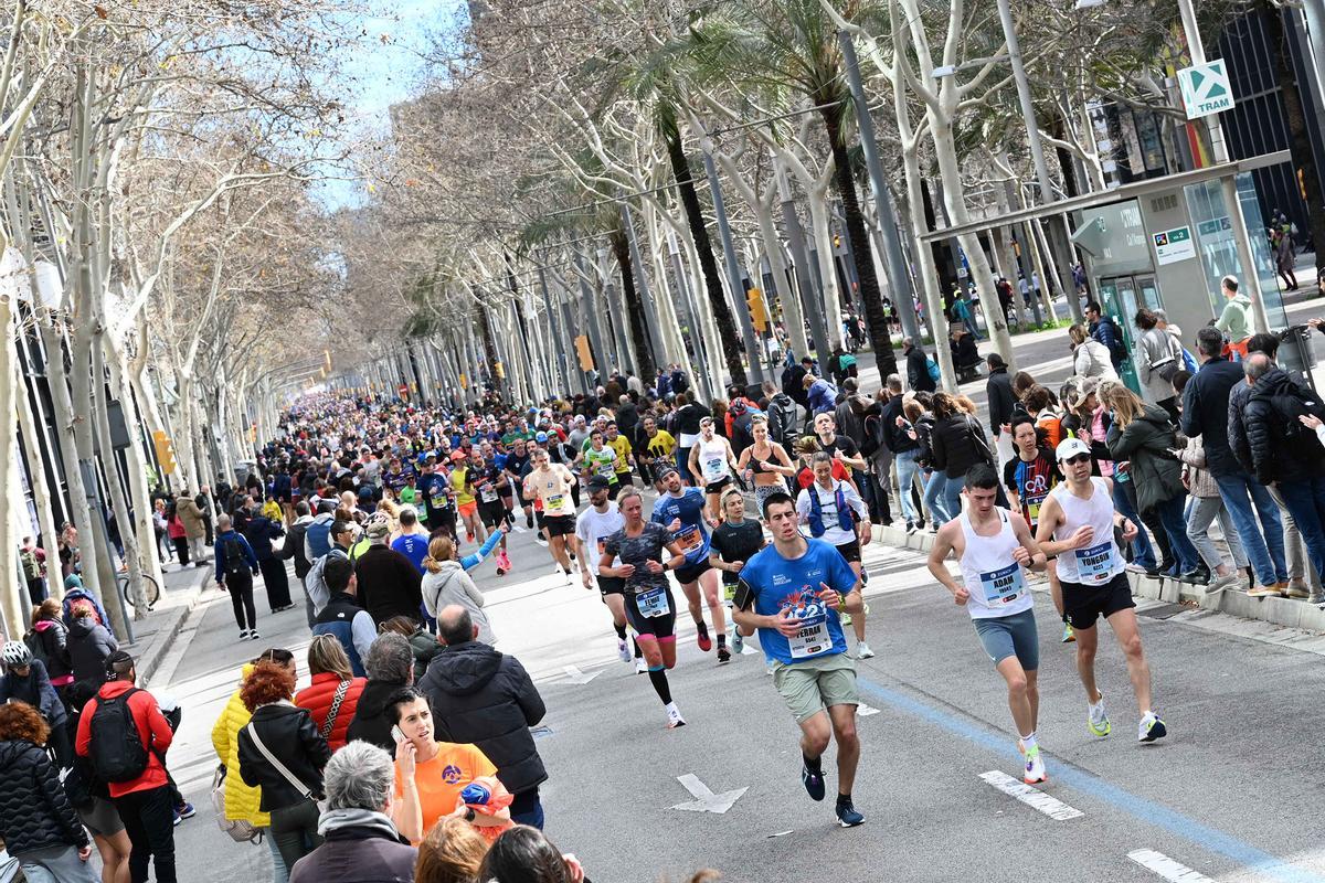 ¿Has participado en la Marató de Barcelona 2024? ¡Búscate en las fotos¡