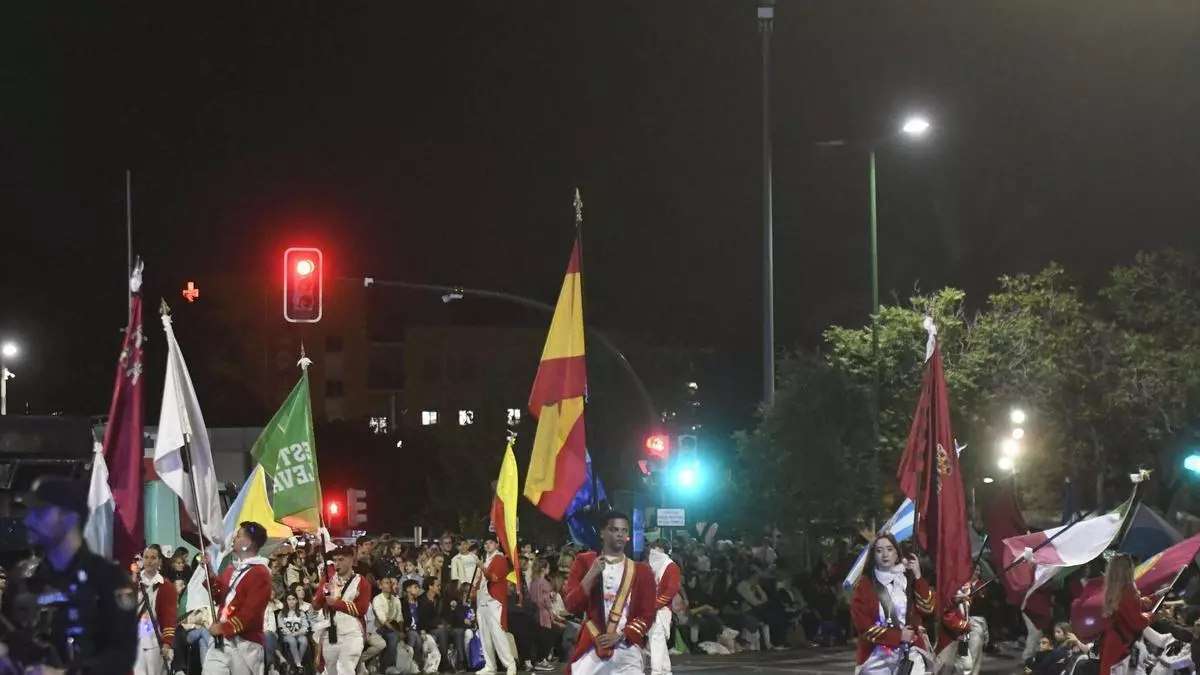 La lluvia no frena al Entierro en su 175 aniversario
