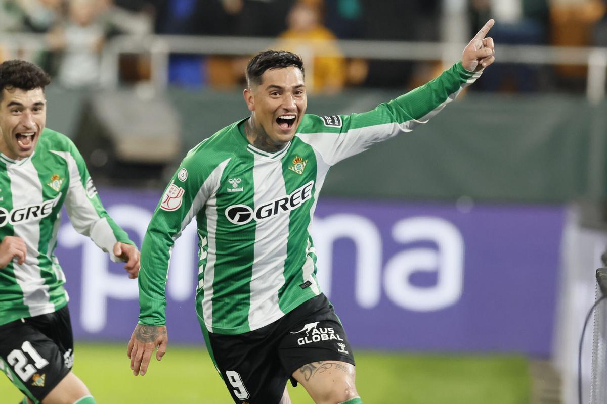 Chimy Ávila celebra su segundo gol ante el Elche.