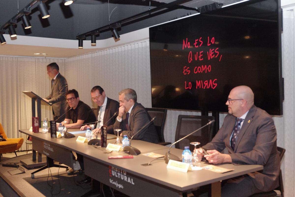 Fotos de la inaguración de la exposición 'Aquella Virgen del Perchel' de la cofradía de la Misericordia
