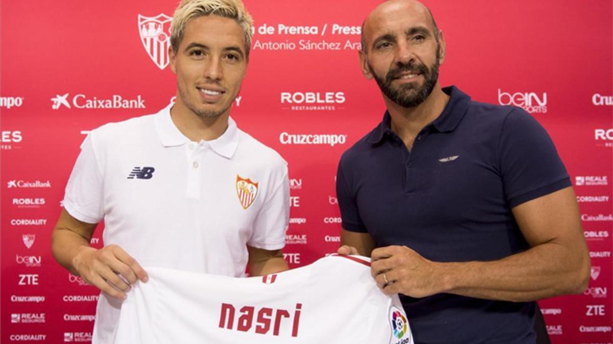 Nasri con Monchi el día de su presentación como jugador del Sevilla