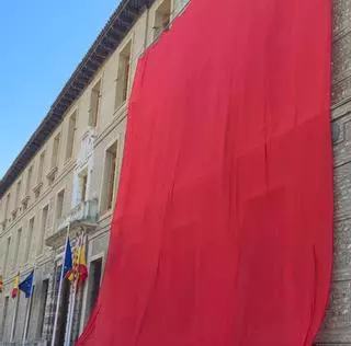 El Gobierno de Aragón desplegará este domingo una gran bandera de casi 2.000 metros cuadrados para un San Jorge "reivindicativo"