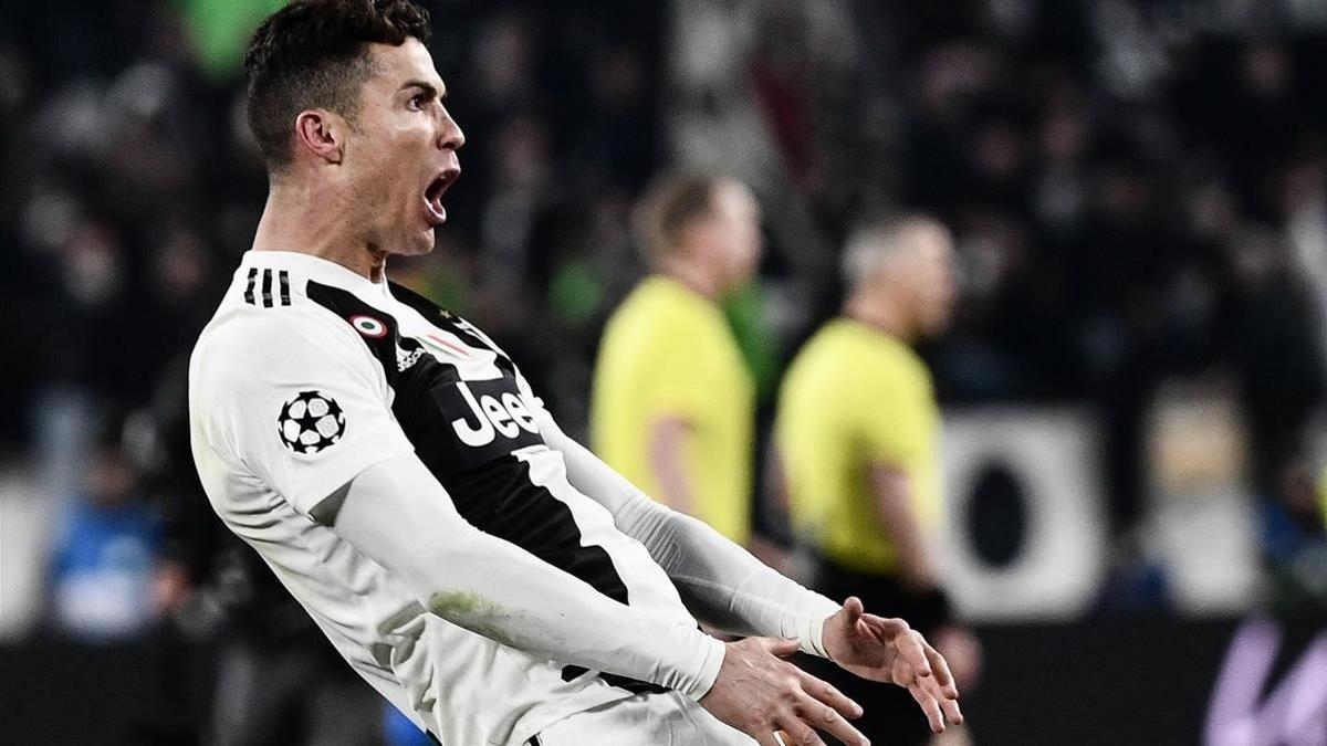 Cristiano Ronaldo celebra la clasificación de la Juventus ante el Atlético.