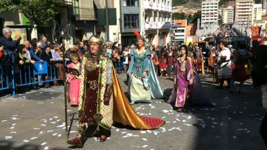 Alcoy rinde honores a su patrón San Jorge