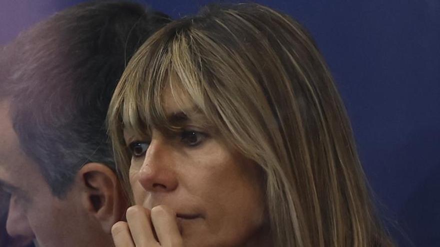 El juez Peinado se abre a retrasar la audiencia con Begoña Gómez tras reconocer que mañana se va de vacaciones