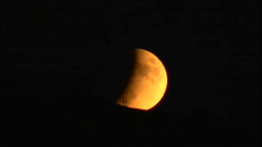 Així va ser l&#039;eclipsi lunar parcial