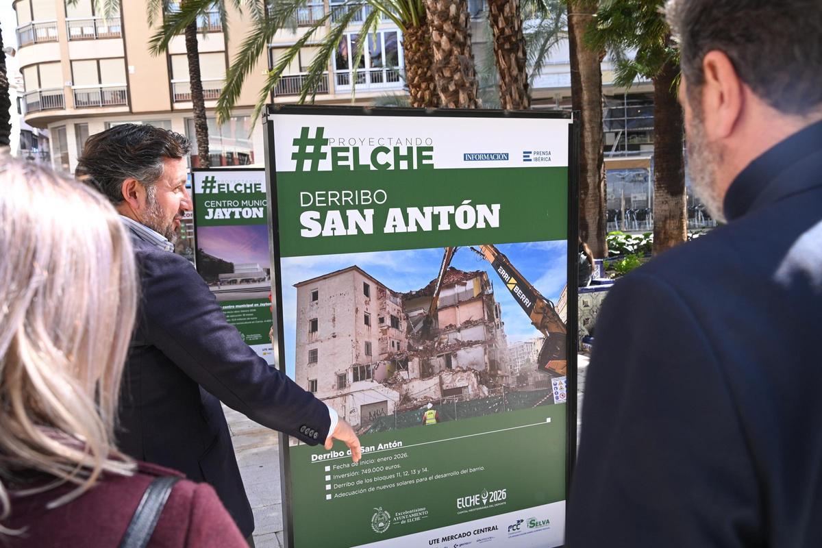 INFORMACIÓN inaugura en la Glorieta la exposición "Proyectando Elche"