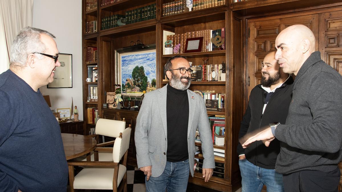 Encuentro del presidente de la diputación.