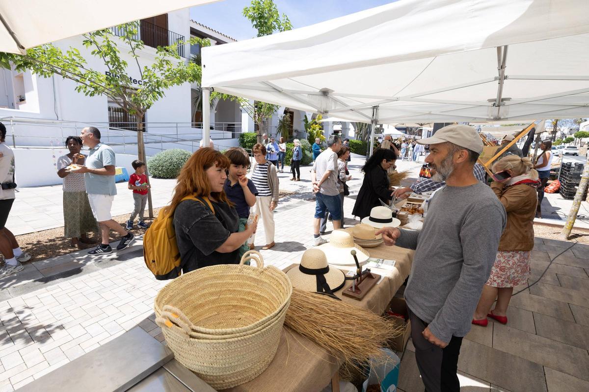Descubre todas las fotos de la III Feria de la patata ibicenca
