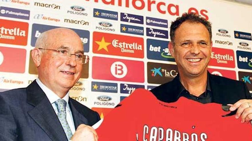 Serra Ferrer y Caparrós, durante la presentación.