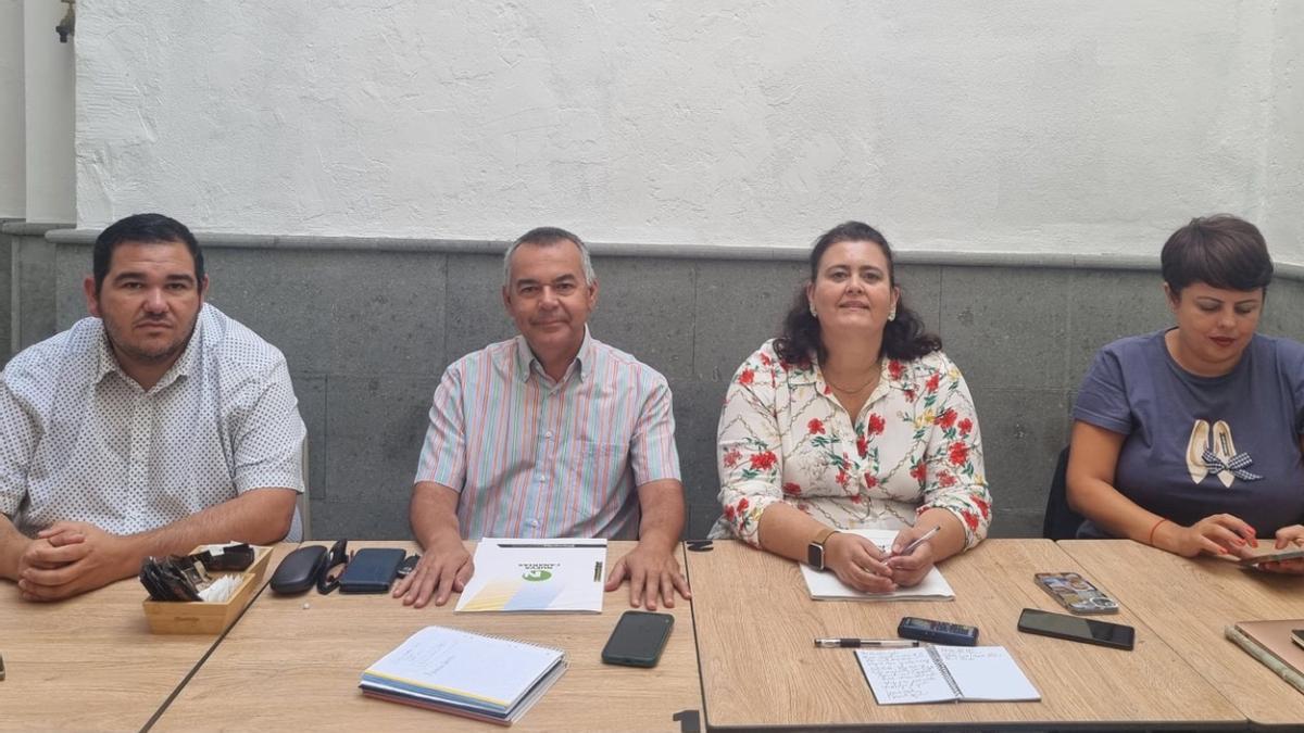 De derecha a izquierda, Minerva Alonso, Celeste López, Álvaro Monzón y Leonardo Hernández