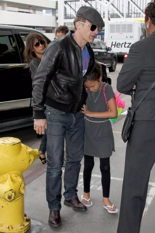 Halle Berry y Olivier Martinez, en el aeropuerto con sus hijos