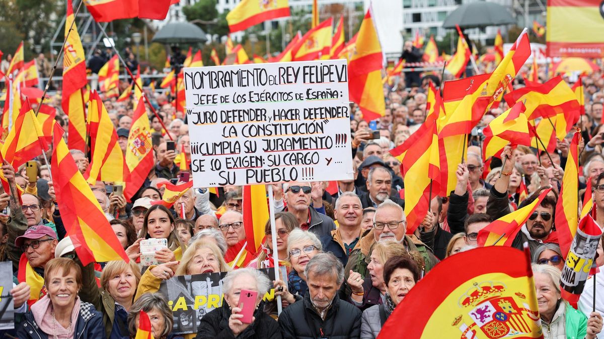 Manifestación contra la amnistía en la Plaza de Colón, Madrid, este domingo