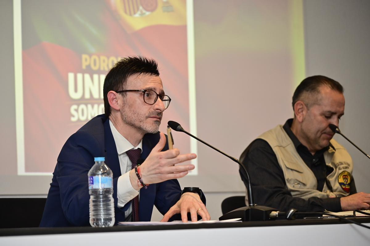 Charla sobre la regularización extraordinaria en Castellón