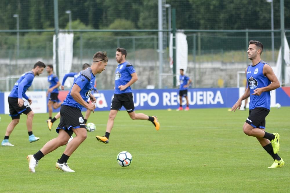 Sesión de entrenamiento previa al primer encuentro de pretemporada, ante el Racing Villalbés