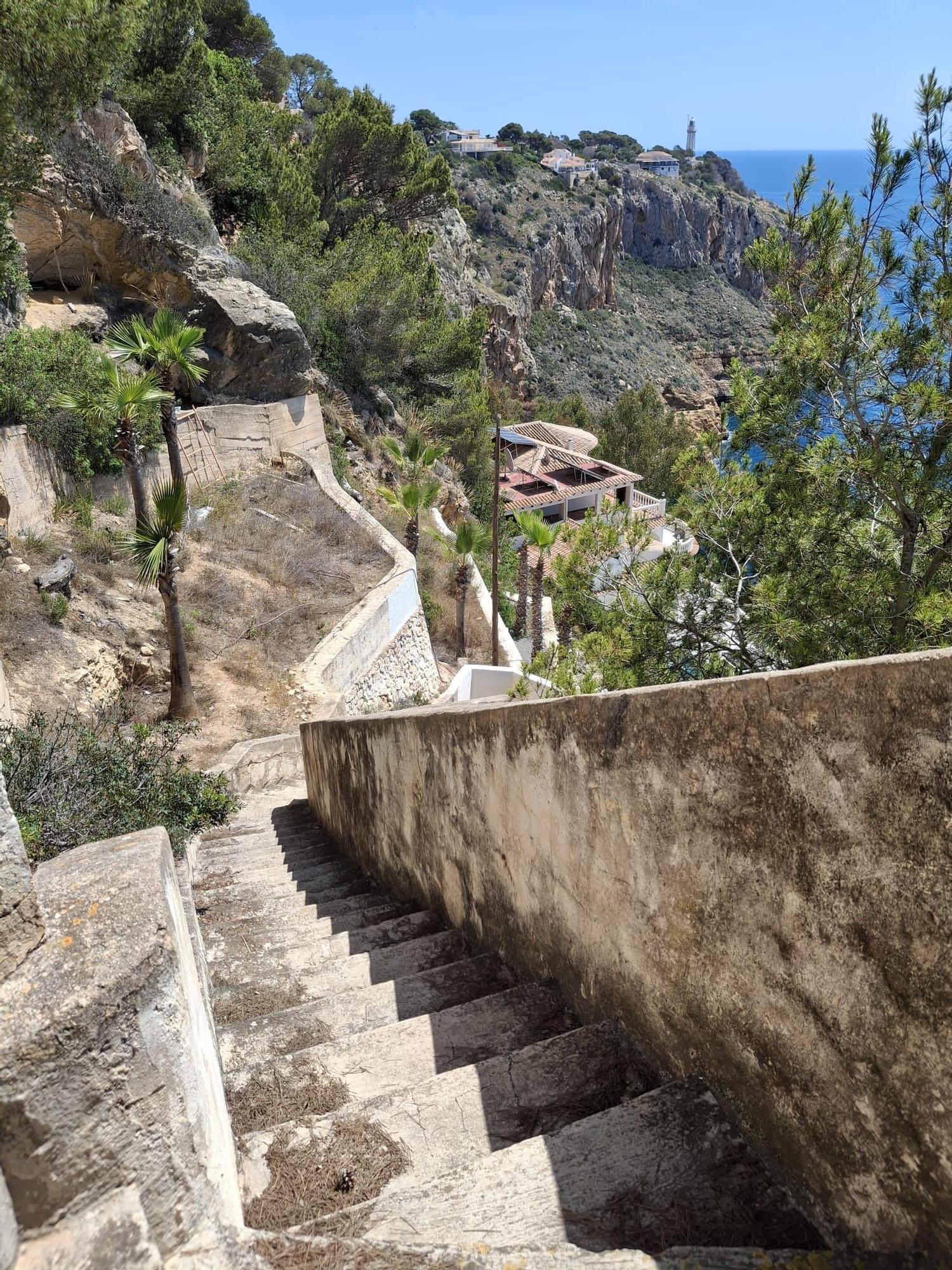 Así es la escalera pública recuperada por Xàbia: extraordinarias vistas