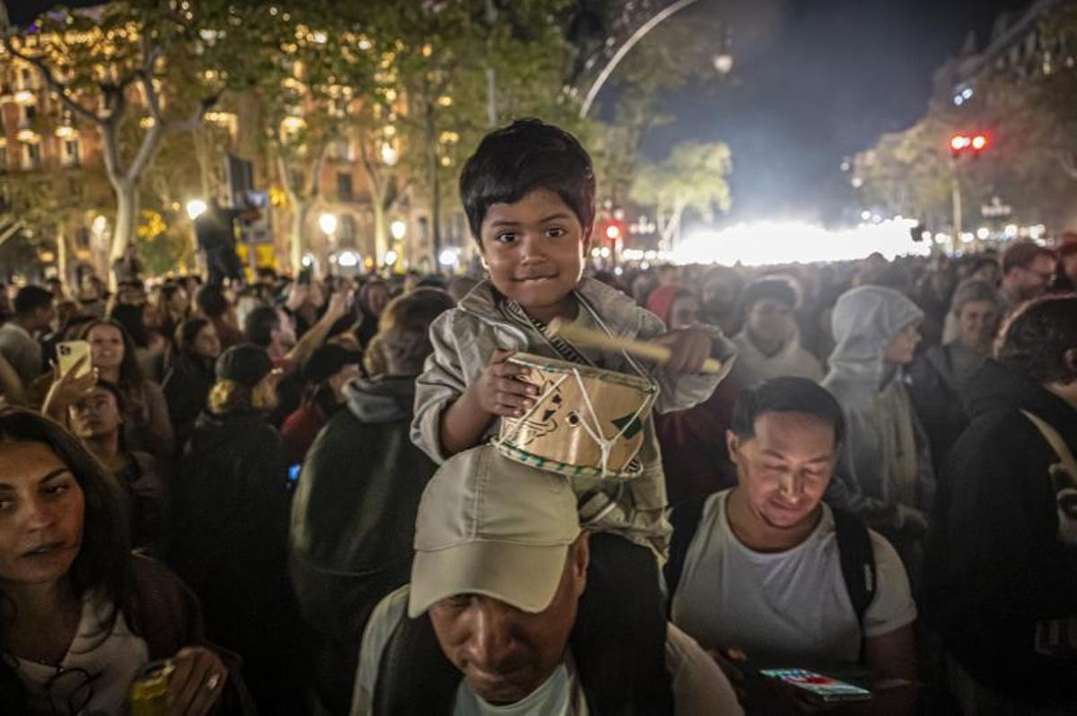 Buscate en las fotos del Correfoc de la Mercè 2023