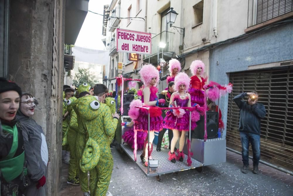 Set mil persones desborden els carrers de Sallent en un Carnaval multitudinari