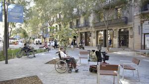 Tramo pacificado de la calle Consell de Cent de Barcelona