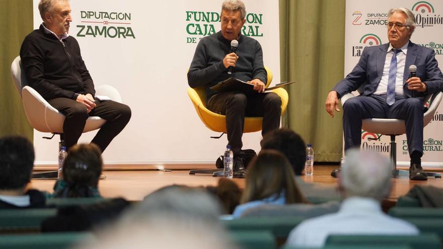 Francisco Pérez-Moro, Celedonio Pérez y Justo Algaba sobre el escenario. | Jose Luis Fernández