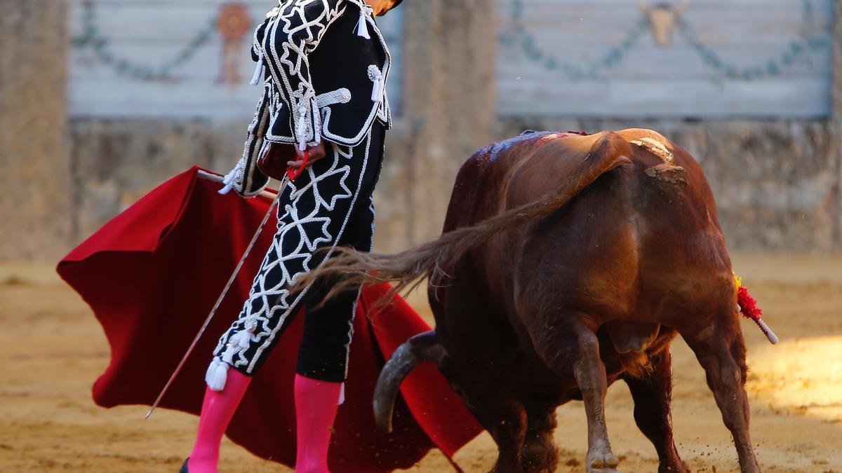 Las imágenes de la corrida goyesca de Ronda, con Roca Rey y Pablo Aguado