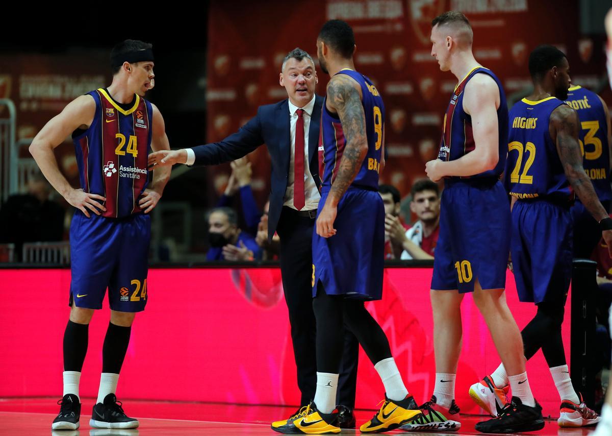 Jasikevicius, dando instrucciones a sus jugadores durante el partido