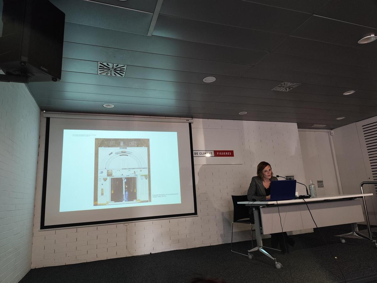 La proposta de Laura Bartolomé sobre com podia haver estat la portada de l'església de Sant Pere de Rodes.