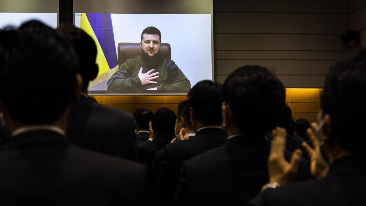 Zelenski , en su intervención ante la Asamblea de Francia.