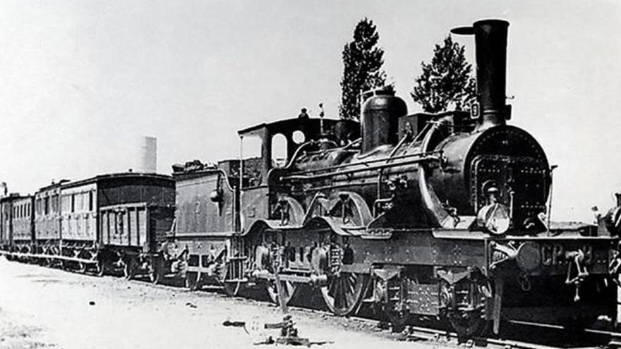 Uno de los primeros trenes que circuló por esta ruta. Colección Familia Gerardo Pascual. | E.P./CEDIDAS